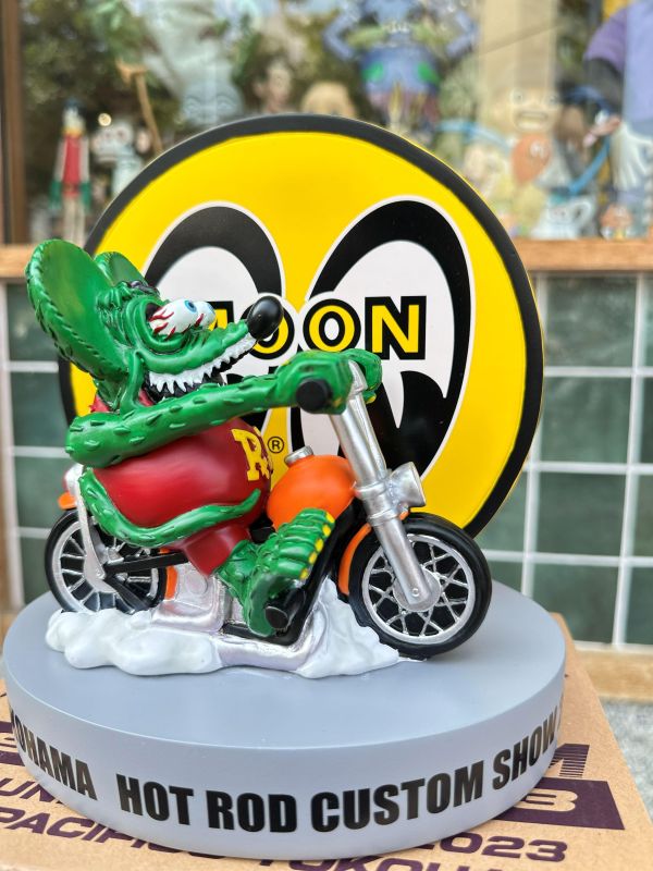 2023 橫濱限定 Mooneyes限量版Rat Fink 芬克鼠重機雕像燈 