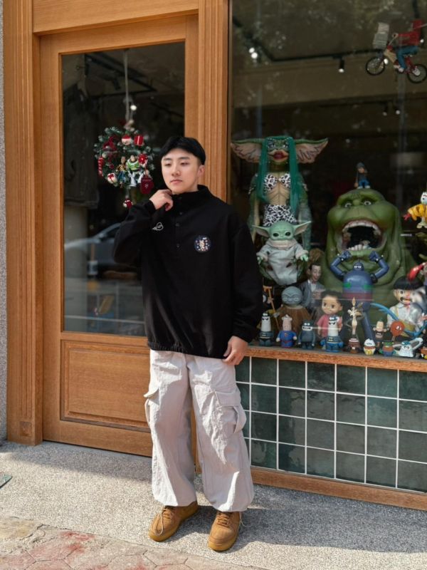 Booming刺繡立領扣式上衣 