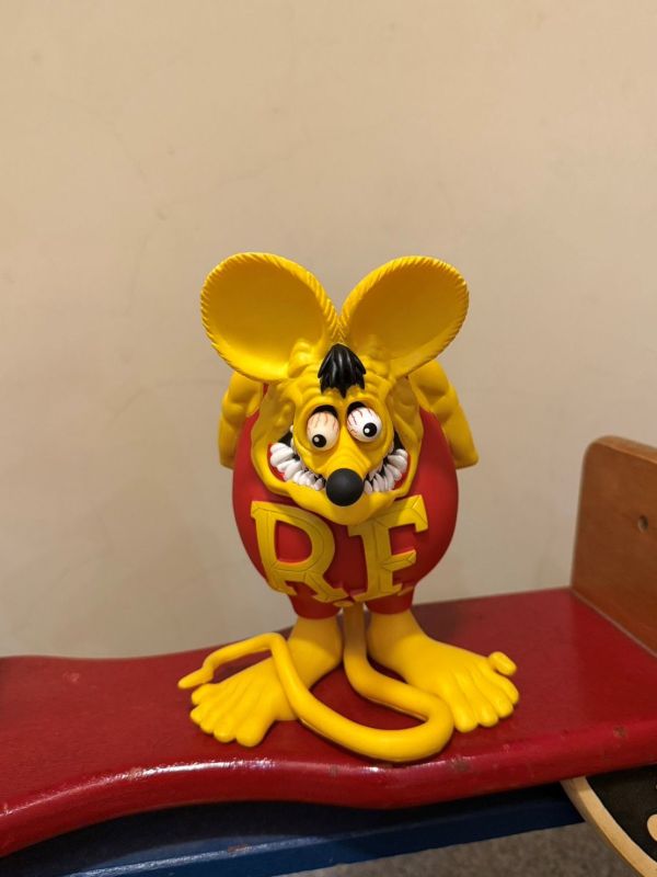 2004年 Rat Fink doll 芬克老鼠公仔 