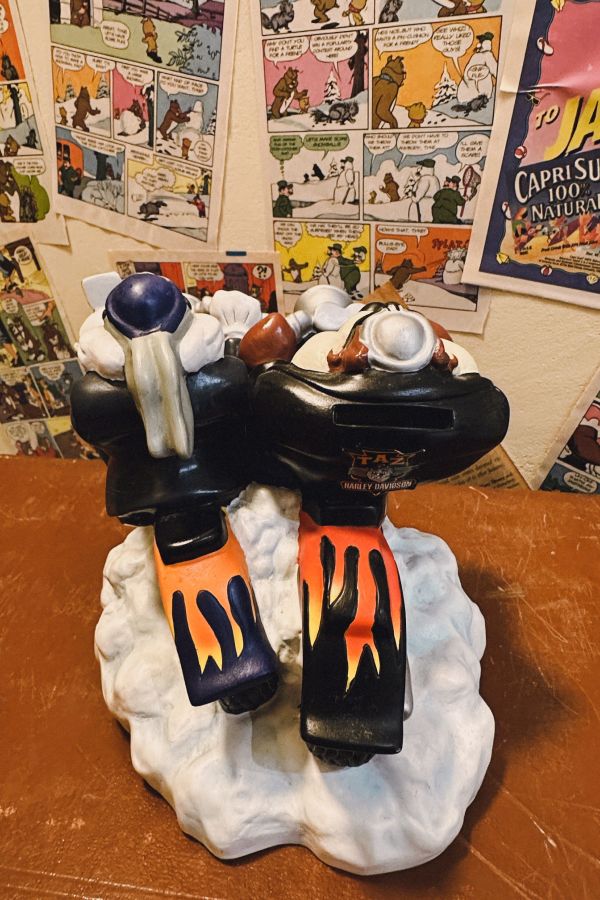 2000 WB Tazmanian Devil & Bugs Bunny Motorcycle Bank 兔八哥搶銀行  存錢筒 
