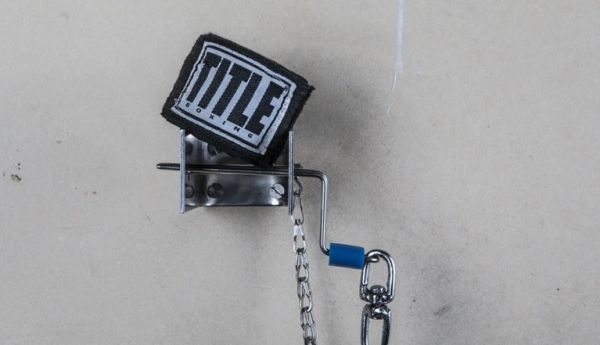 【TMMA】TITLE 手綁帶捲帶器 拳擊 泰拳 踢拳擊-ZHWR2N1 #拳套 #拳擊手套 #格鬥裝備 #格鬥用品 #拳擊 #拳擊有氧 #踢拳 #踢拳擊 #泰拳 #散打 #MMA #格鬥 #沙包拳套 #沙包 #練習拳套 #練習拳套 #手綁帶