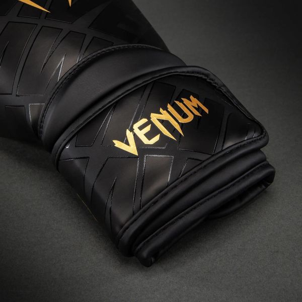 【TMMA】Venum 競爭者 1.5XT  3D 入門合成皮拳套 拳擊 泰拳 踢拳 - 黑/金 - 06042-126 #拳套 #拳擊手套 #格鬥裝備 #格鬥用品 #拳擊 #拳擊有氧 #踢拳 #踢拳擊 #泰拳 #散打 #MMA #格鬥 #沙包拳套 #沙包 #練習拳套 #練習拳套 #手綁帶