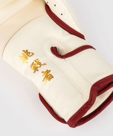 【TMMA】VENUM Serpenti系列 拳擊 泰拳 合成皮 拳套-象牙白/酒紅-05789-056 #拳套 #拳擊手套 #格鬥裝備 #格鬥用品 #拳擊 #拳擊有氧 #踢拳 #踢拳擊 #泰拳 #散打 #MMA #格鬥 #沙包拳套 #沙包 #練習拳套 #練習拳套 #手綁帶