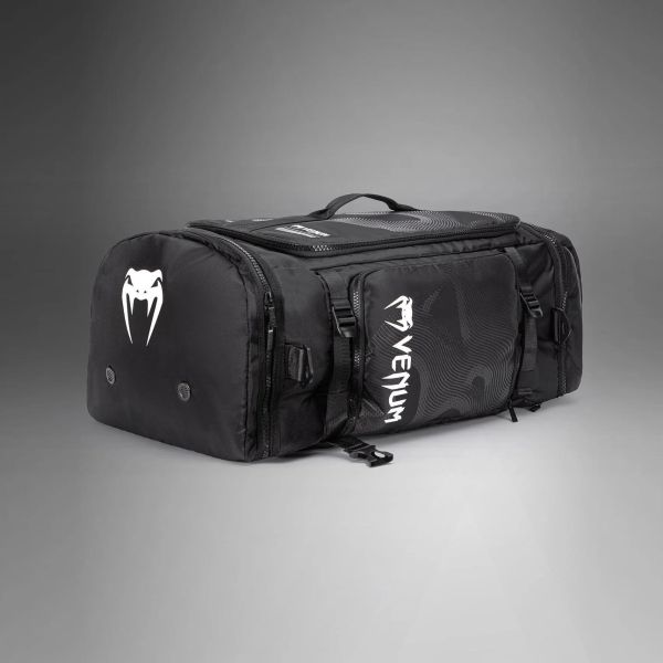 【TMMA】Venum Shockwave  Convertible 系列裝備側揹/後揹包-黑-05960-001 #拳套 #拳擊手套 #格鬥裝備 #格鬥用品 #拳擊 #拳擊有氧 #踢拳 #踢拳擊 #泰拳 #散打 #MMA #格鬥 #沙包拳套 #沙包 #練習拳套 #練習拳套 #手綁帶