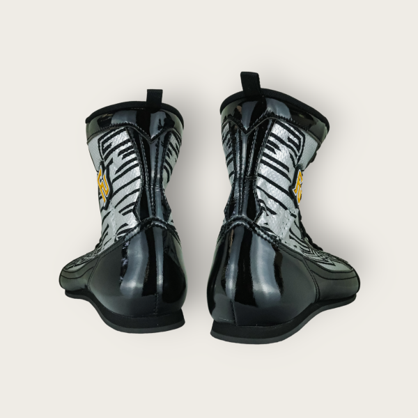 【TMMA】FUEGO FUTURO MODEL 系列 中高筒 輕量 合成皮 拳擊鞋-銀/黑/黑－FUE BOS #拳擊鞋 #格鬥裝備 #TMMA #台北格鬥運動館 #格鬥用品 #拳擊 #拳擊有氧 #踢拳 #踢拳擊 #泰拳 #散打 #MMA #格鬥 #比賽拳擊鞋 #入門拳擊鞋 #初階拳擊鞋 #FUEGO