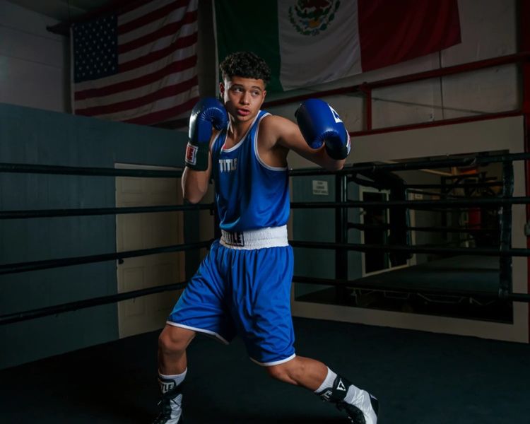 【TMMA】TITLE 菁英系列2.0 兩面穿拳擊服套裝 - 紅/藍 - RTABS8 #拳擊服 #格鬥裝備 #TMMA #台北格鬥運動館 #格鬥用品 #拳擊 #拳擊有氧 #踢拳 #踢拳擊 #泰拳 #散打 #MMA #格鬥 #格鬥周邊 #拳擊服套裝 #拳擊比賽服 #比賽服 #田徑服 #TITLE