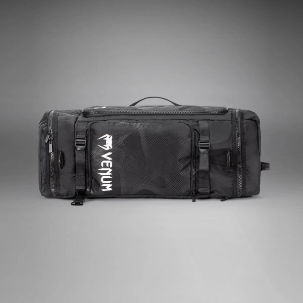 【TMMA】Venum Shockwave  Convertible 系列裝備側揹/後揹包-黑-05960-001 #拳套 #拳擊手套 #格鬥裝備 #格鬥用品 #拳擊 #拳擊有氧 #踢拳 #踢拳擊 #泰拳 #散打 #MMA #格鬥 #沙包拳套 #沙包 #練習拳套 #練習拳套 #手綁帶