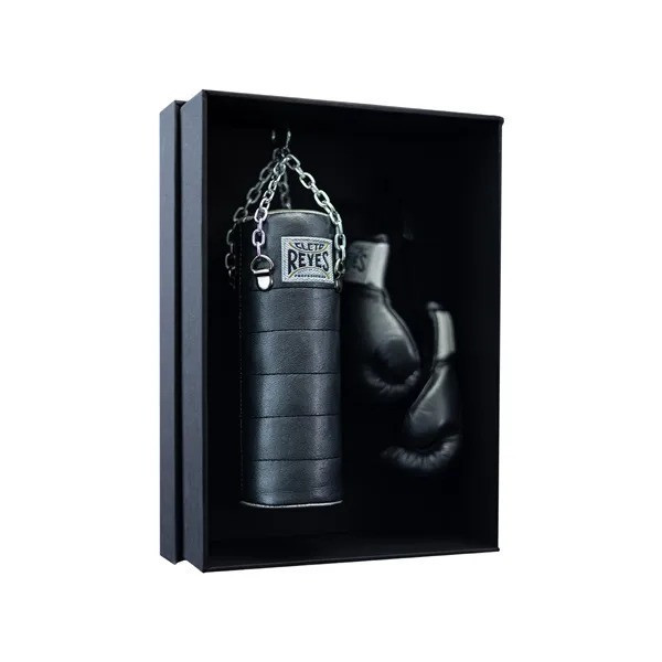 【TMMA】CLETO REYES 迷你拳套與沙袋吊飾組 #吊飾 #TMMA #台北格鬥運動館 #格鬥用品 #拳擊 #拳擊有氧 #踢拳 #踢拳擊 #泰拳 #散打 #MMA #格鬥 #拳套吊飾 #拳擊手套吊飾 #拳套鑰匙圈 #拳擊手套鑰匙圈 #CLETO REYES