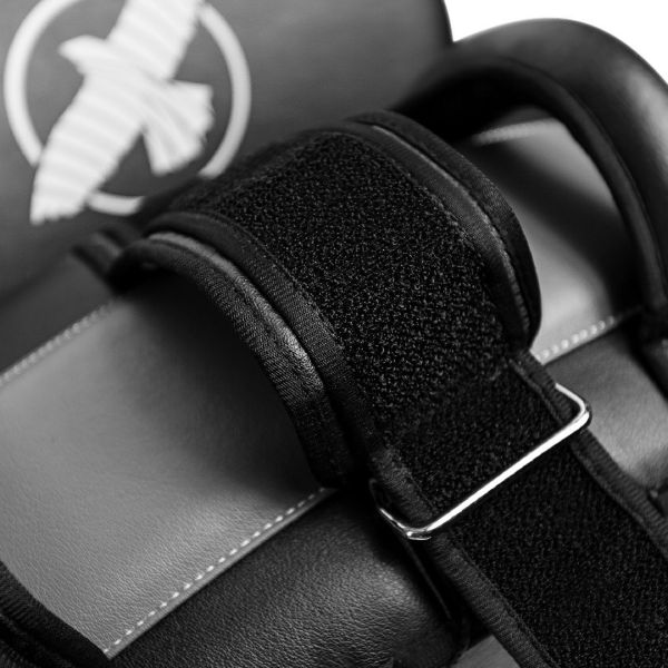 【TMMA】Hayabusa PTS3 系列 格鬥 散打 泰拳 拳腳 靶 -黑- PTS3TP-B #格鬥裝備 #TMMA #台北格鬥運動館 #格鬥用品 #拳擊 #拳擊有氧 #踢拳 #踢拳擊 #泰拳 #散打 #MMA #格鬥 #靶具 #連指訓練手靶 #手靶 #訓練手靶 #方型曲線靶 #大腳靶 #訓練拍靶 #拍靶 #拳腳靶 #泰靶 #泰拳靶 #泰式拳腳靶 #加長型手靶 #打擊棒 #腰靶 #肚靶 #速度靶 #拳擊手靶 #HAYABUSA