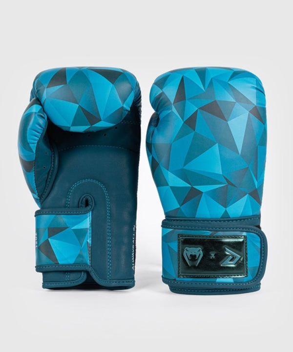 【TMMA】 VENUM x Demi 聯名拳套 合成皮 拳套 拳擊 泰拳 - 藍 - 05282-004 #拳套 #拳擊手套 #TMMA #台北格鬥運動館 #格鬥裝備 #格鬥用品 #拳擊 #拳擊有氧 #踢拳 #踢拳擊 #泰拳 #散打 #MMA #格鬥 #沙包拳套 #練習拳套 #比賽拳套 #初階拳套 #入門拳套 #專業拳套  #VENUM