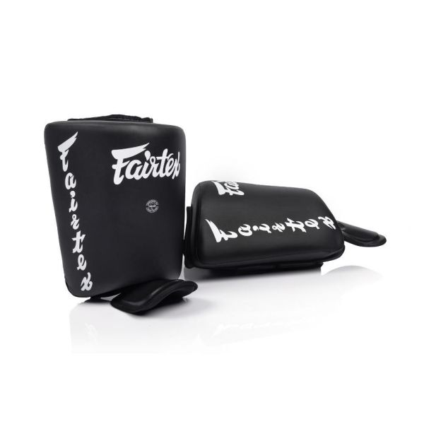 【TMMA】FAIRTEX 卡夫靶 踢腿靶 - 黑 - SP10 #拳套 #拳擊手套 #格鬥裝備 #格鬥用品 #拳擊 #拳擊有氧 #踢拳 #踢拳擊 #泰拳 #散打 #MMA #格鬥 #沙包拳套 #沙包 #練習拳套 #練習拳套 #手綁帶