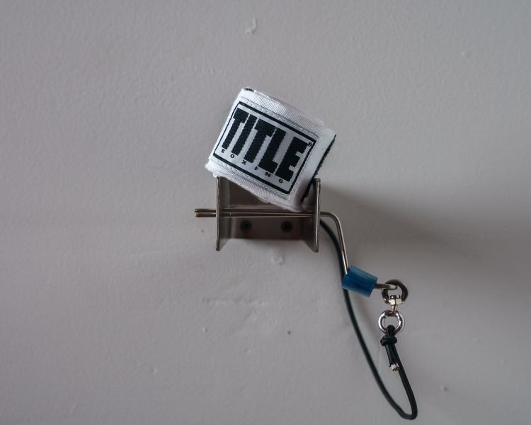 【TMMA】TITLE 手綁帶捲帶器 拳擊 泰拳 踢拳擊-ZHWR2N1 #拳套 #拳擊手套 #格鬥裝備 #格鬥用品 #拳擊 #拳擊有氧 #踢拳 #踢拳擊 #泰拳 #散打 #MMA #格鬥 #沙包拳套 #沙包 #練習拳套 #練習拳套 #手綁帶