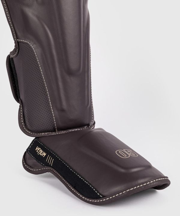 【TMMA】Venum Impact Evo系列 泰拳 踢拳 合成皮 護腳脛 - 巧克力 - 05062-035 #護腳脛 #腳脛 #棉織腳脛 #棉織護腳脛 #格鬥裝備 #TMMA #台北格鬥運動館 #格鬥用品 #拳擊 #拳擊有氧 #踢拳 #踢拳擊 #泰拳 #散打 #MMA #格鬥 #比賽護腳脛 #比賽腳脛 #比賽棉織腳脛 #入門腳脛 #入門護腳脛 #初階護腳脛 #初階腳脛 #VENUM