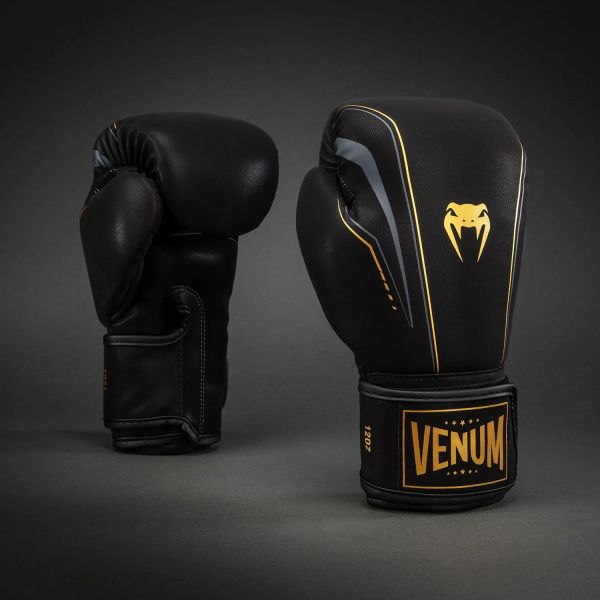 【TMMA】VENUM Streamline 拳套 拳擊 泰拳 MMA  - 黑/金 - 06304-126 #拳套 #拳擊手套 #格鬥裝備 #格鬥用品 #拳擊 #拳擊有氧 #踢拳 #踢拳擊 #泰拳 #散打 #MMA #格鬥 #沙包拳套 #沙包 #練習拳套 #練習拳套 #手綁帶