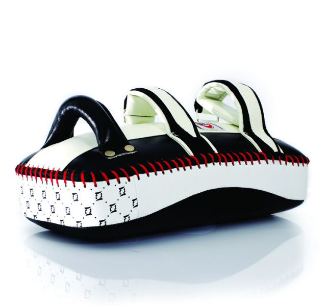 【TMMA】FAIRTEX 拳腳靶 - 黑/白 - KPLC-2 #拳套 #拳擊手套 #格鬥裝備 #格鬥用品 #拳擊 #拳擊有氧 #踢拳 #踢拳擊 #泰拳 #散打 #MMA #格鬥 #沙包拳套 #沙包 #練習拳套 #練習拳套 #手綁帶