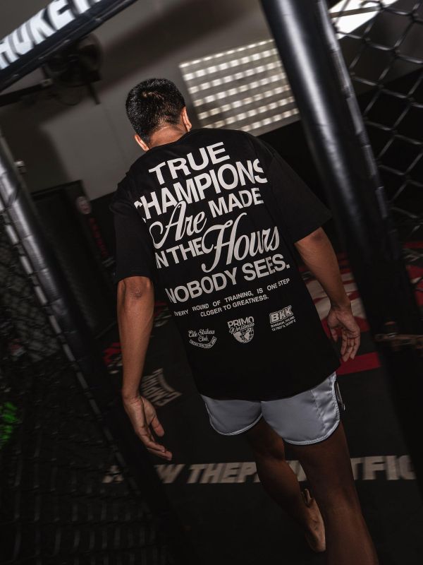 【TMMA】PRIMO True Champions 棉質短袖T恤 - 黑- PRIMO-TS-TC 手綁帶   #格鬥裝備 #格鬥用品 #TMMA #台北格鬥運動館 #拳擊 #拳擊有氧 #踢拳 #踢拳擊 #泰拳 #散打 #MMA #格鬥 #手綁帶 #快速手綁帶 #PRIMO