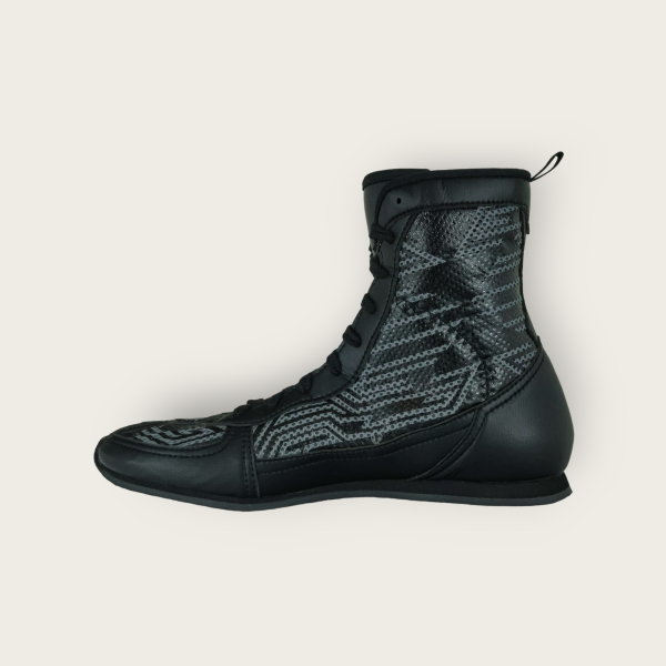 【TMMA】FUEGO FUTURO MODEL 系列 中高筒 輕量 合成皮 拳擊鞋-黑/灰/黑－FUE BOS #拳擊鞋 #格鬥裝備 #TMMA #台北格鬥運動館 #格鬥用品 #拳擊 #拳擊有氧 #踢拳 #踢拳擊 #泰拳 #散打 #MMA #格鬥 #比賽拳擊鞋 #入門拳擊鞋 #初階拳擊鞋 #FUEGO