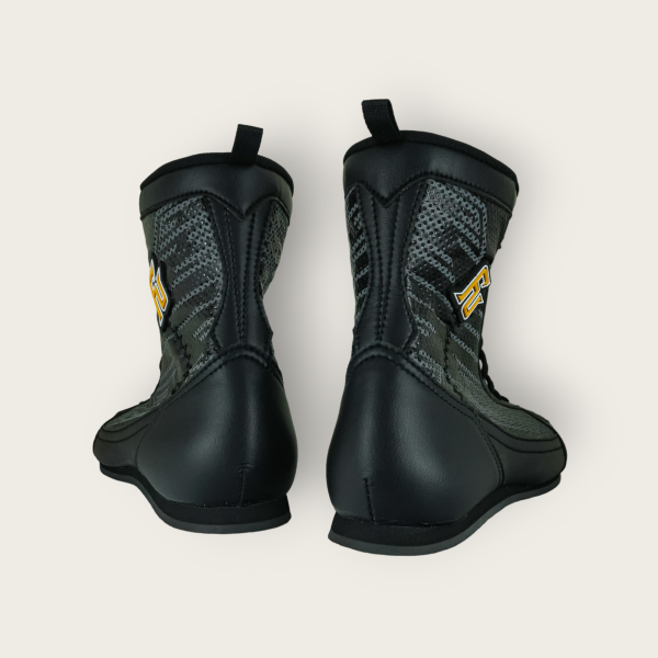 【TMMA】FUEGO FUTURO MODEL 系列 中高筒 輕量 合成皮 拳擊鞋-黑/灰/黑－FUE BOS #拳擊鞋 #格鬥裝備 #TMMA #台北格鬥運動館 #格鬥用品 #拳擊 #拳擊有氧 #踢拳 #踢拳擊 #泰拳 #散打 #MMA #格鬥 #比賽拳擊鞋 #入門拳擊鞋 #初階拳擊鞋 #FUEGO