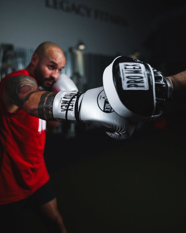 【TMMA】TITLE Pro Mex 系列 訓練手靶 拳擊 泰拳 踢拳擊-黑/白-PMPMM BK/WH #拳套 #拳擊手套 #格鬥裝備 #格鬥用品 #拳擊 #拳擊有氧 #踢拳 #踢拳擊 #泰拳 #散打 #MMA #格鬥 #沙包拳套 #沙包 #練習拳套 #練習拳套 #手綁帶