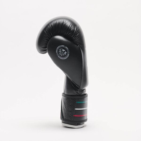 【TMMA】 LEONE 國旗 系列 超纖 合成皮 魔鬼氈 訓練 拳擊 拳套 - 黑 - GN212 #拳套 #拳擊手套 #TMMA #台北格鬥運動館 #格鬥裝備 #格鬥用品 #拳擊 #拳擊有氧 #踢拳 #踢拳擊 #泰拳 #散打 #MMA #格鬥 #沙包拳套 #練習拳套 #比賽拳套 #初階拳套 #入門拳套 #專業拳套  #LEONE