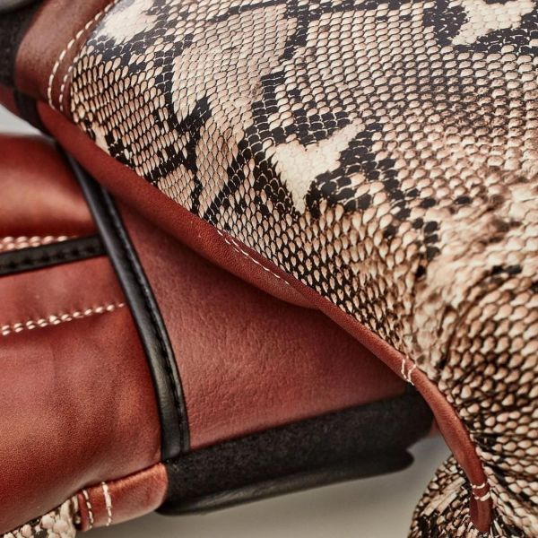 【TMMA】MVP 蛇紋系列 真皮拳套 拳套 拳擊 泰拳 MMA - 棕色 - PRO SBG #拳套 #拳擊手套 #TMMA #台北格鬥運動館 #格鬥裝備 #格鬥用品 #拳擊 #拳擊有氧 #踢拳 #踢拳擊 #泰拳 #散打 #MMA #格鬥 #沙包拳套 #練習拳套 #比賽拳套 #初階拳套 #入門拳套 #專業拳套 #MVP