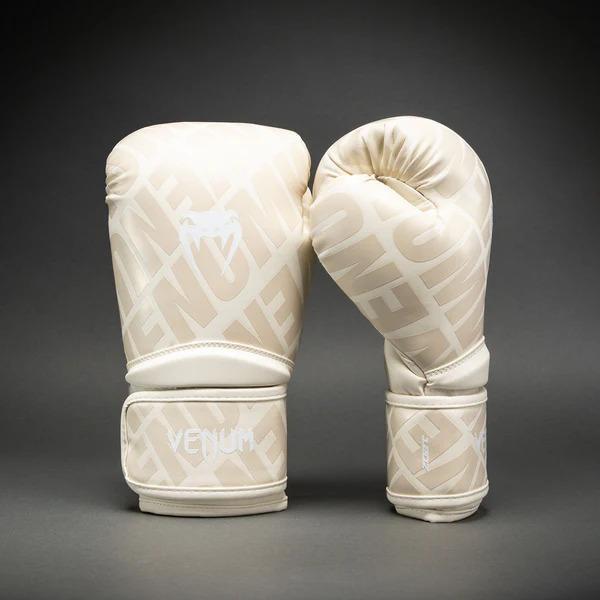 【TMMA】Venum 競爭者 1.5XT  3D 入門合成皮拳套 拳擊 泰拳 踢拳 - 奶油白 - 06042-686 #拳套 #拳擊手套 #格鬥裝備 #格鬥用品 #拳擊 #拳擊有氧 #踢拳 #踢拳擊 #泰拳 #散打 #MMA #格鬥 #沙包拳套 #沙包 #練習拳套 #練習拳套 #手綁帶
