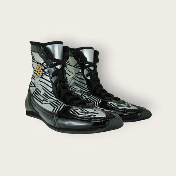 【TMMA】FUEGO FUTURO MODEL 系列 中高筒 輕量 合成皮 拳擊鞋-銀/黑/黑－FUE BOS #拳擊鞋 #格鬥裝備 #TMMA #台北格鬥運動館 #格鬥用品 #拳擊 #拳擊有氧 #踢拳 #踢拳擊 #泰拳 #散打 #MMA #格鬥 #比賽拳擊鞋 #入門拳擊鞋 #初階拳擊鞋 #FUEGO