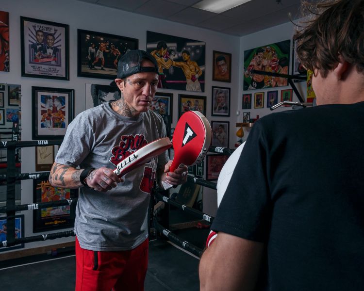 【TMMA】TITLE 訓練拍靶 拳擊 泰拳 踢拳擊-紅-PTAPV2 RD #拳套 #拳擊手套 #格鬥裝備 #格鬥用品 #拳擊 #拳擊有氧 #踢拳 #踢拳擊 #泰拳 #散打 #MMA #格鬥 #沙包拳套 #沙包 #練習拳套 #練習拳套 #手綁帶