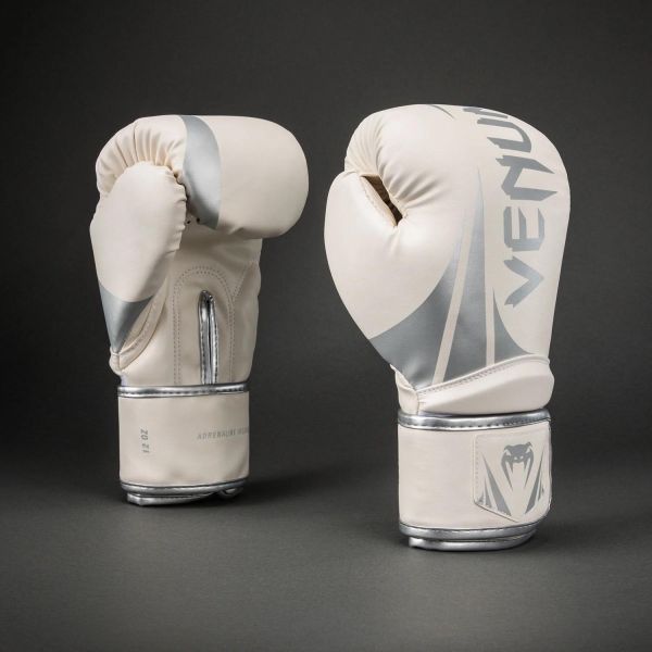 【TMMA】VENUM 拳套 拳擊 泰拳 MMA 挑戰者系列2.5 - 白/銀 - 06043-408 #拳套 #拳擊手套 #格鬥裝備 #格鬥用品 #拳擊 #拳擊有氧 #踢拳 #踢拳擊 #泰拳 #散打 #MMA #格鬥 #沙包拳套 #沙包 #練習拳套 #練習拳套 #手綁帶