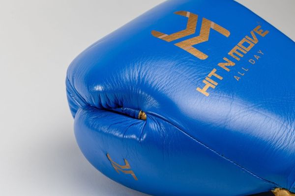 【TMMA】HIT N MOVE Pro Balance 真皮 魔鬼氈 訓練 拳擊 拳套-藍-B99-1 #拳套 #拳擊手套 #TMMA #台北格鬥運動館 #格鬥裝備 #格鬥用品 #拳擊 #拳擊有氧 #踢拳 #踢拳擊 #泰拳 #散打 #MMA #格鬥 #沙包拳套 #練習拳套 #比賽拳套 #初階拳套 #入門拳套 #專業拳套 #HIT N MOVE