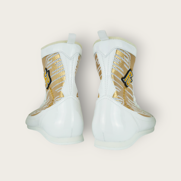 【TMMA】FUEGO FUTURO MODEL 系列 中高筒 輕量 合成皮 拳擊鞋-金/白/白－FUE BOS #拳擊鞋 #格鬥裝備 #TMMA #台北格鬥運動館 #格鬥用品 #拳擊 #拳擊有氧 #踢拳 #踢拳擊 #泰拳 #散打 #MMA #格鬥 #比賽拳擊鞋 #入門拳擊鞋 #初階拳擊鞋 #FUEGO