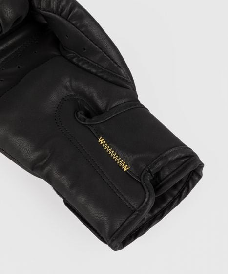 【TMMA】VENUM Serpenti系列 拳擊 泰拳 合成皮 拳套-黑/銀/金-05755-109 #拳套 #拳擊手套 #格鬥裝備 #格鬥用品 #拳擊 #拳擊有氧 #踢拳 #踢拳擊 #泰拳 #散打 #MMA #格鬥 #沙包拳套 #沙包 #練習拳套 #練習拳套 #手綁帶