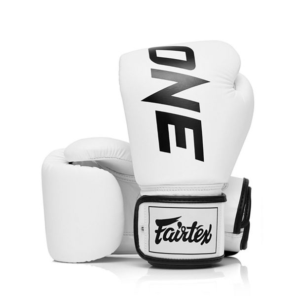 【TMMA】FAIRTEX x ONE CHAMPION 聯名款 真皮拳套 - 白 - BGV1 ONE #拳套 #拳擊手套 #TMMA #台北格鬥運動館 #格鬥裝備 #格鬥用品 #拳擊 #拳擊有氧 #踢拳 #踢拳擊 #泰拳 #散打 #MMA #格鬥 #沙包拳套 #練習拳套 #比賽拳套 #初階拳套 #入門拳套 #專業拳套  #FAIRTEX