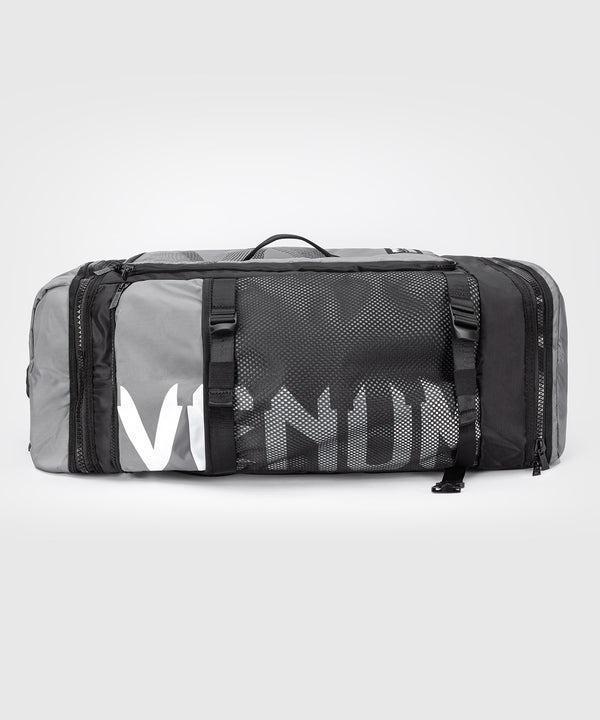 【TMMA】 VENUM Trainer Hybrid系列 裝備側揹/後揹包 - 灰 - 05602-010 #格鬥裝備 #TMMA #台北格鬥運動館 #格鬥用品 #拳擊 #拳擊有氧 #踢拳 #踢拳擊 #泰拳 #散打 #MMA #格鬥 #運動背包 #腰包 #束口袋 #裝備包 #旅行袋 #旅行包 #護具包 #訓練包 #登山包 #跨包 #VENUM