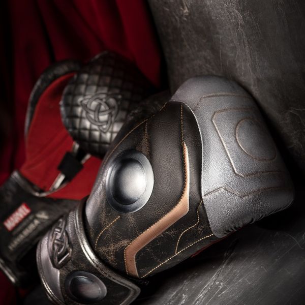 【TMMA】HAYABUSA 漫威英雄系列 拳套 拳擊 泰拳 MMA - 雷神索爾 - MBG-TR-12 #拳套 #拳擊手套 #TMMA #台北格鬥運動館 #格鬥裝備 #格鬥用品 #拳擊 #拳擊有氧 #踢拳 #踢拳擊 #泰拳 #散打 #MMA #格鬥 #沙包拳套 #練習拳套 #比賽拳套 #初階拳套 #入門拳套 #專業拳套 #HAYABUSA