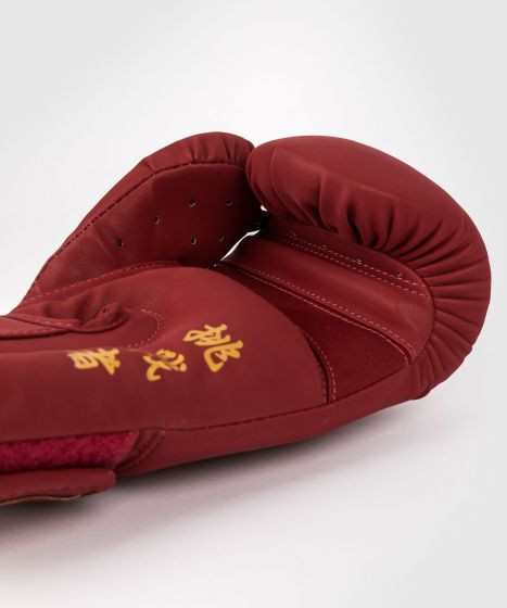 【TMMA】VENUM Serpenti系列 拳擊 泰拳 合成皮 拳套-酒紅/象牙白-05789-050 #拳套 #拳擊手套 #格鬥裝備 #格鬥用品 #拳擊 #拳擊有氧 #踢拳 #踢拳擊 #泰拳 #散打 #MMA #格鬥 #沙包拳套 #沙包 #練習拳套 #練習拳套 #手綁帶