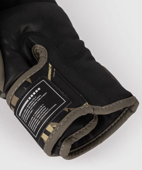 【TMMA】VENUM Invader系列 拳擊 泰拳 合成皮 拳套-黑/砂色-05732-129 #拳套 #拳擊手套 #格鬥裝備 #格鬥用品 #拳擊 #拳擊有氧 #踢拳 #踢拳擊 #泰拳 #散打 #MMA #格鬥 #沙包拳套 #沙包 #練習拳套 #練習拳套 #手綁帶