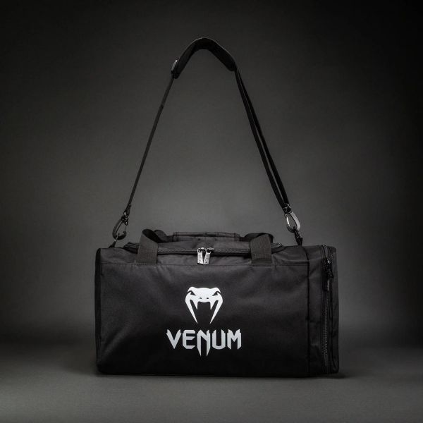 【TMMA】VENUM Essential運動 護具 包 26L - 黑 - 05982-001 #拳套 #拳擊手套 #格鬥裝備 #格鬥用品 #拳擊 #拳擊有氧 #踢拳 #踢拳擊 #泰拳 #散打 #MMA #格鬥 #沙包拳套 #沙包 #練習拳套 #練習拳套 #手綁帶