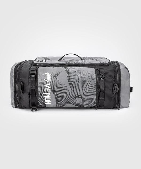 【TMMA】 VENUM Trainer Hybrid系列 裝備側揹/後揹包 - 灰 - 05602-010 #格鬥裝備 #TMMA #台北格鬥運動館 #格鬥用品 #拳擊 #拳擊有氧 #踢拳 #踢拳擊 #泰拳 #散打 #MMA #格鬥 #運動背包 #腰包 #束口袋 #裝備包 #旅行袋 #旅行包 #護具包 #訓練包 #登山包 #跨包 #VENUM