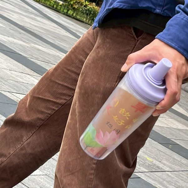 【親愛的朋友 x Unicorn聯名】UNI Hē 有你喝  夏日限定版-雙層透明隨行杯(附吸管) 夏日限定版,雙層透明隨行杯,吸管,SGS認證,吸管杯,水杯,可吸珍珠,可手提,透明水壺,隨行杯,杯子,環保杯,冷水壺,早安圖,早安圖水杯,水杯,水壺,野餐,美感