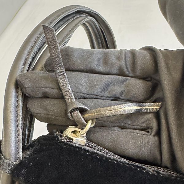 Emporio Armani 亞曼尼 毛毛半月包 水餃包 