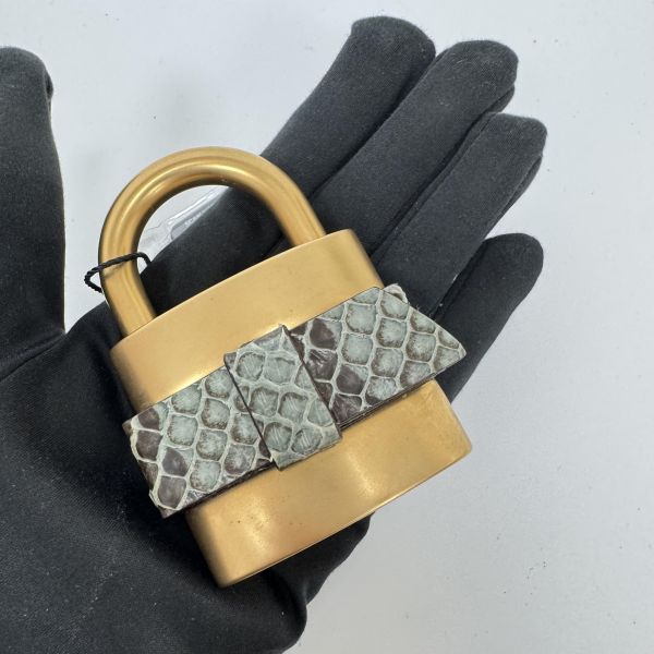 Chloe'  鎖頭擺件 