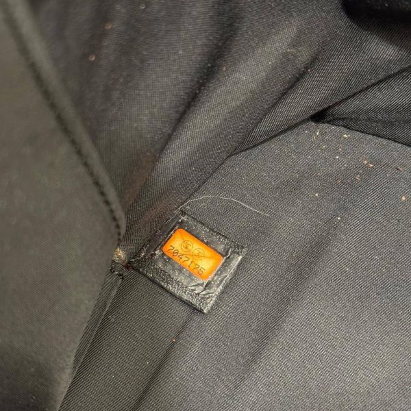 Chanel 黑色黑扣冰格行李箱 