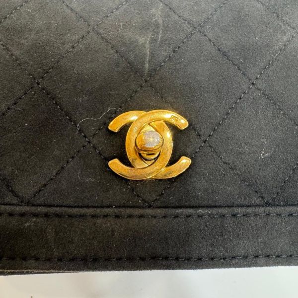 Chanel 迷你麂皮黑金雕花鏈條包 
