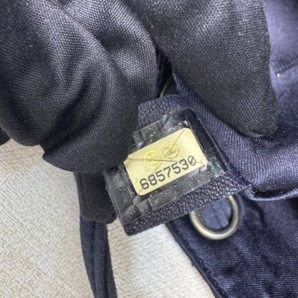 Chanel 菱格緞面珍珠logo後背包 