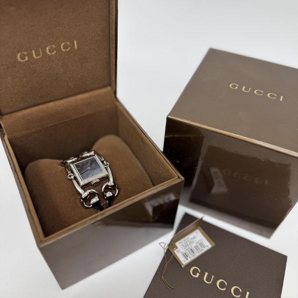 Gucci 馬銜扣鏈條貝母方盤手錶 