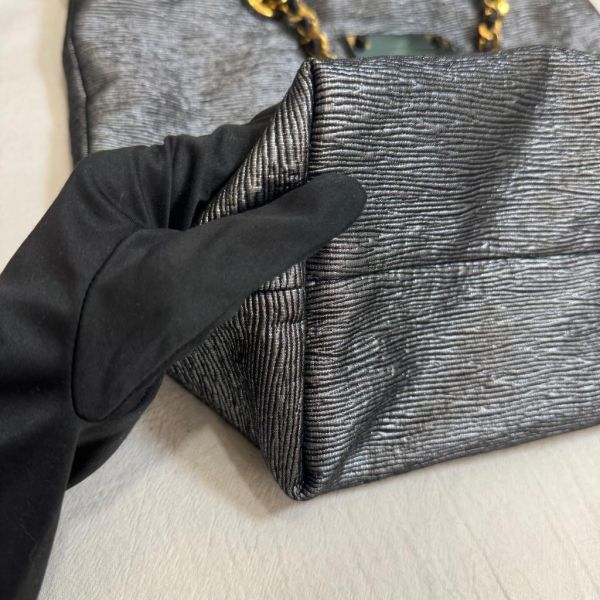 Louis Vuitton 鐵灰卯釘提袋 