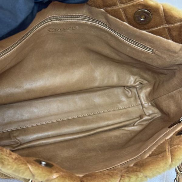 CHANEL 棕色皮草托特包 