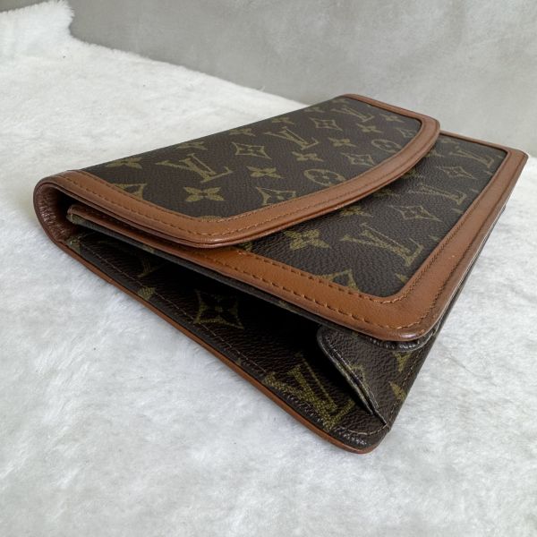 Louis Vuitton 26手拿包 