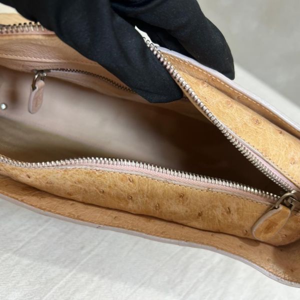 TOD'S 膚色液下包 